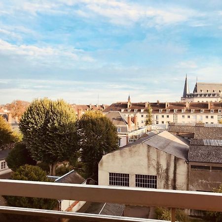 Appartement Avec Parking Et Balcon Vue Cathedrale Chartres Zewnętrze zdjęcie