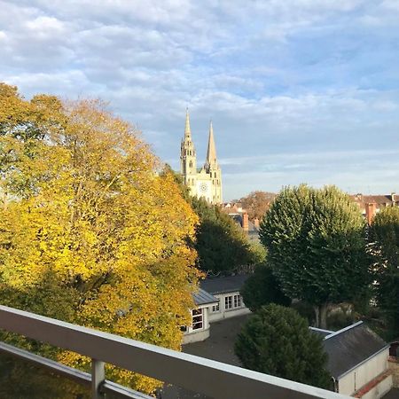 Appartement Avec Parking Et Balcon Vue Cathedrale Chartres Zewnętrze zdjęcie